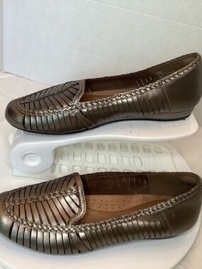 EUC RockPort Bronze Cob Hill Collection sz.8.5 flats leather